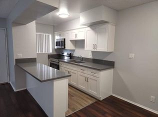 6911 Haskell Ave APT 205, Van Nuys, CA 91406