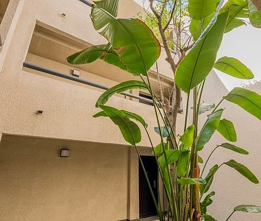 5th image of 5500 Owensmouth Ave APT 128