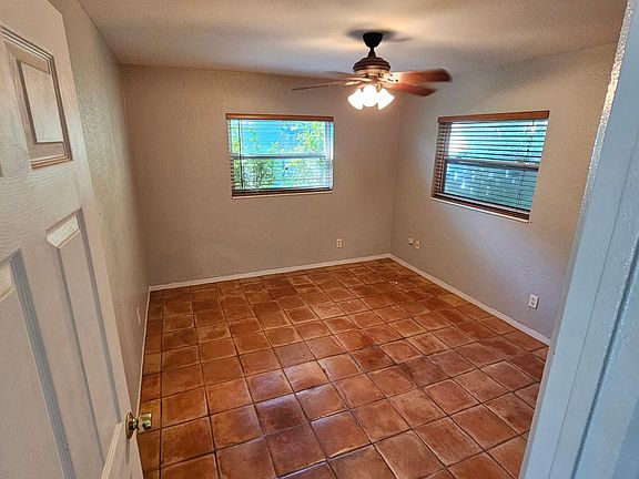 4th image of 227 38th Ave SE