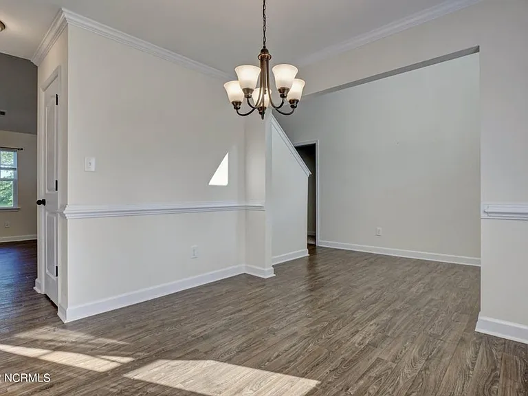 109 Easton Dr — Photo 7