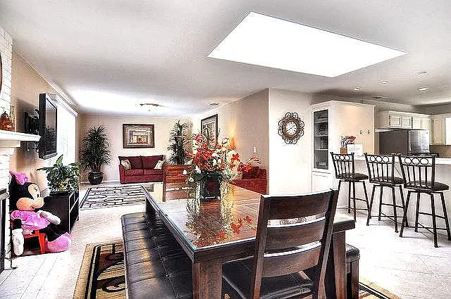 331 E Bluebell Pl — Photo 16