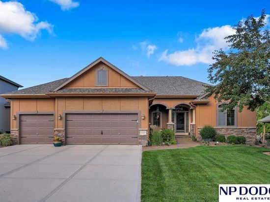 12375 S 74th St, Papillion, NE 68046