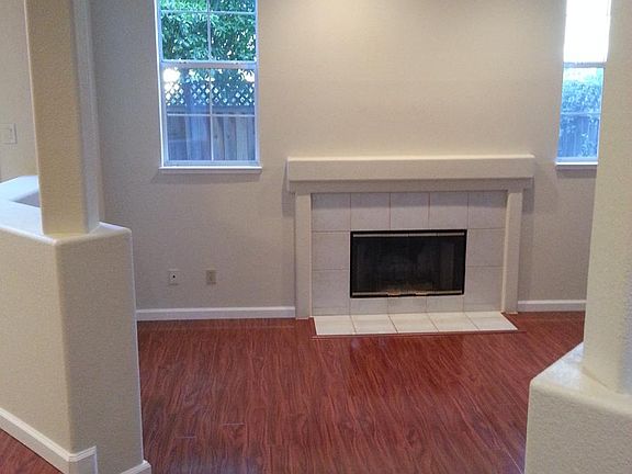 3rd image of 397 Bundy Ave