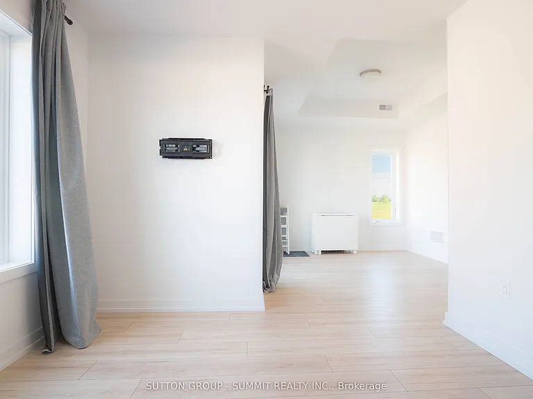 940 Saint David St N #3 — Photo 7