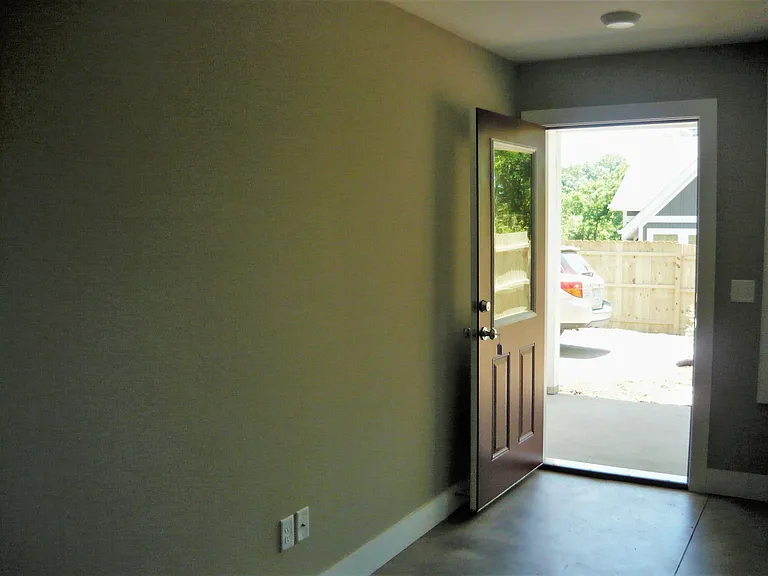 111 Arco Rd #B — Photo 1