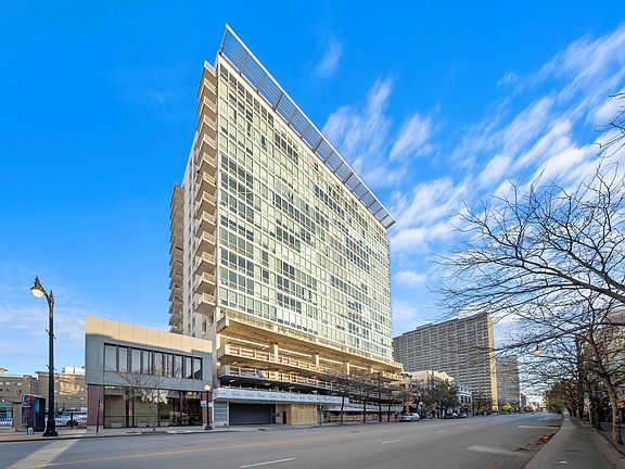 2nd image of 1845 S Michigan Ave Unit 602