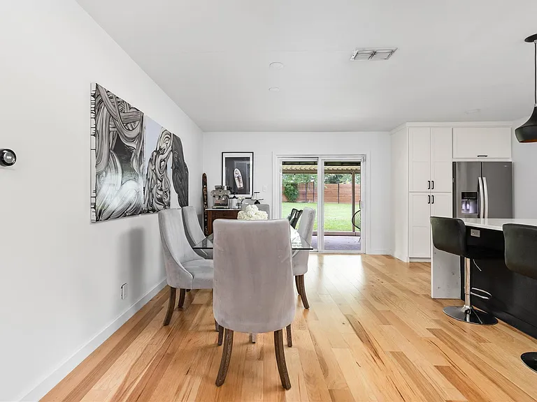 8704 Clarewood Dr — Photo 18