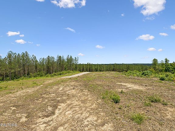 4th image of Nydeck Rd