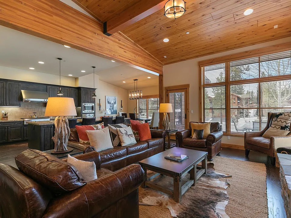 10108 Sagebrush Ct