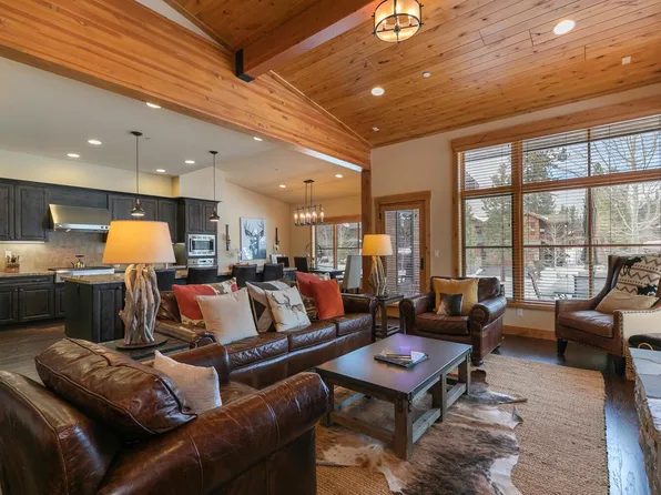 10108 Sagebrush Ct, Truckee, CA 96161