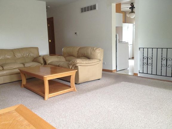 3rd image of 1098 Countryside Dr