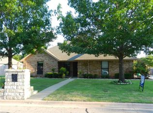 4002 Peacock Ln, Greenville, TX 75402