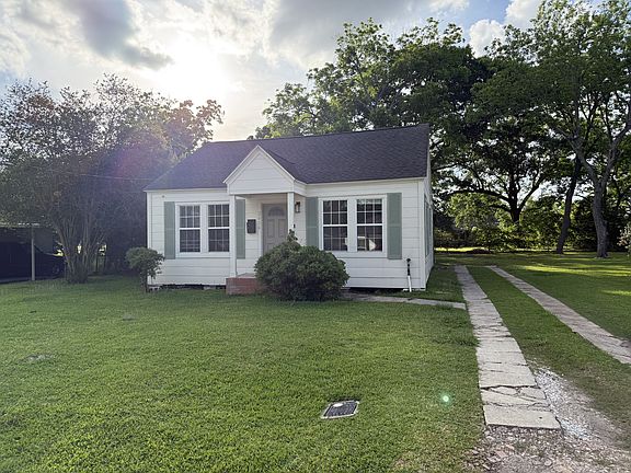 2nd image of 2604 Avenue C