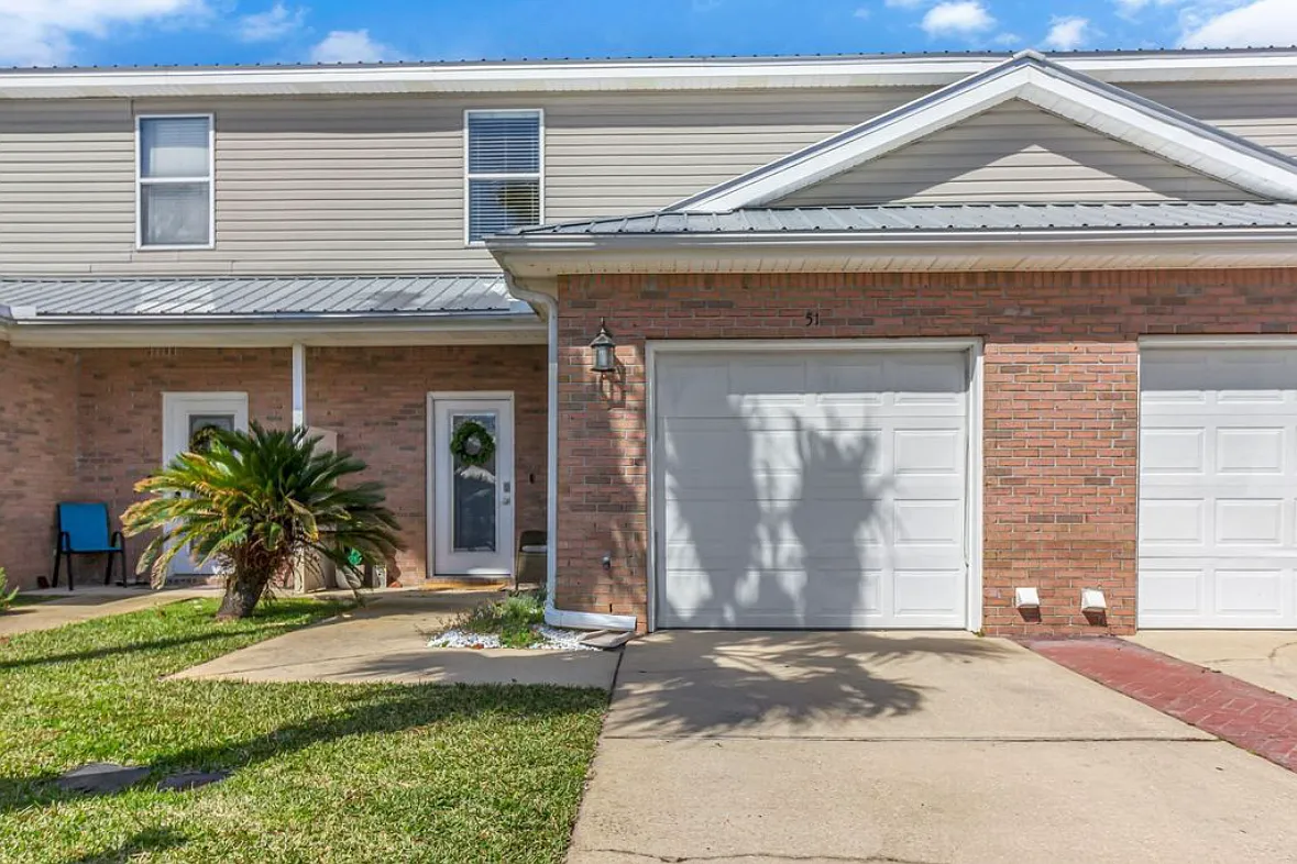 3 bed, 2.5 bath, 1440 sqft, $2,250 — Photo 1