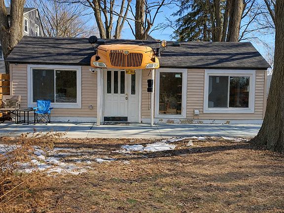 2nd image of 1125 Molitor Rd #B