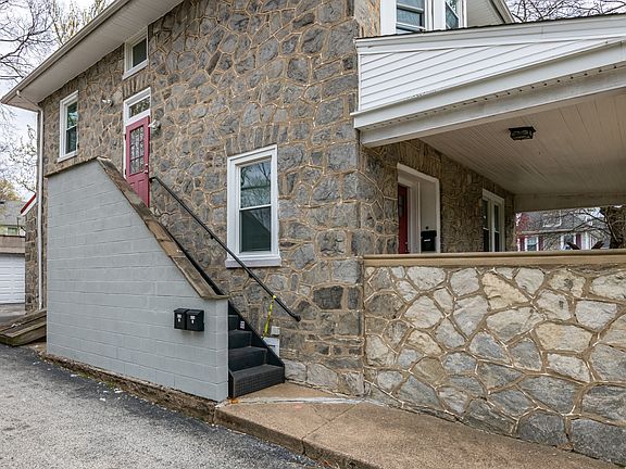 Side stairway