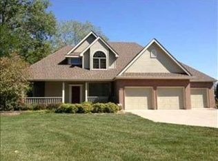 5340 SW Quail Run Dr, Topeka, KS 66610