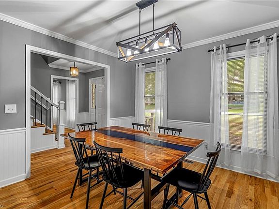 5th image of 217 Travis Ln