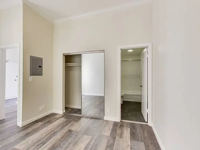 2228 Union St #207 — Photo 6