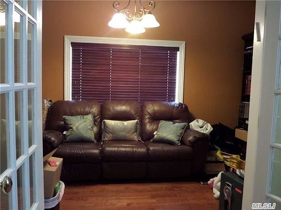 4th image of 817 Caffrey Ave