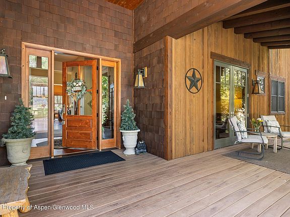 3rd image of 521 Larkspur Dr