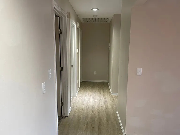 1508 E Powell St — Photo 15