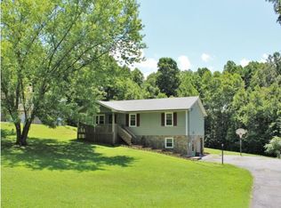 135 Hall Rd, Jonesborough, TN 37659