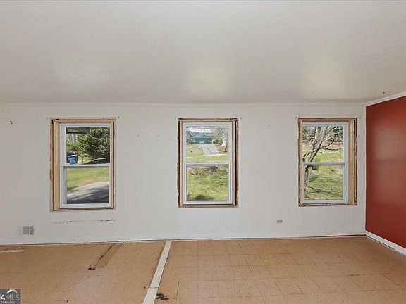 5th image of 2994 Hogan Rd SW