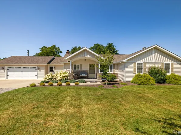 1423 Belle River Rd, East China, MI 48054