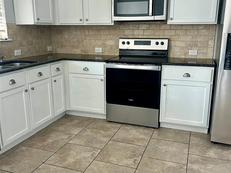 117 Chickadee Ln — Photo 2