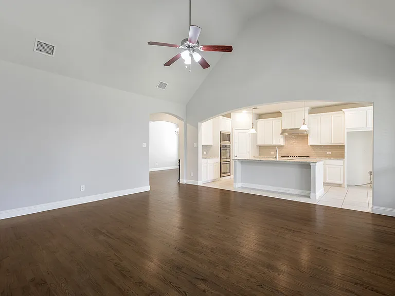 9724 Excursion Dr — Photo 4