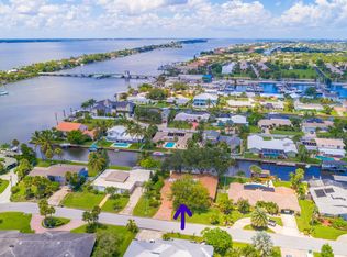 516 Andros Ln, Indian Harbour Beach, FL 32937