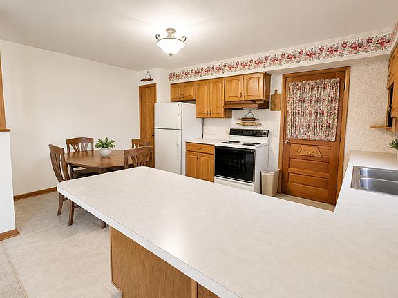 2nd image of 9036 Green Meadow Dr