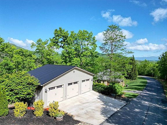 5th image of 2406 Big Cove Dr
