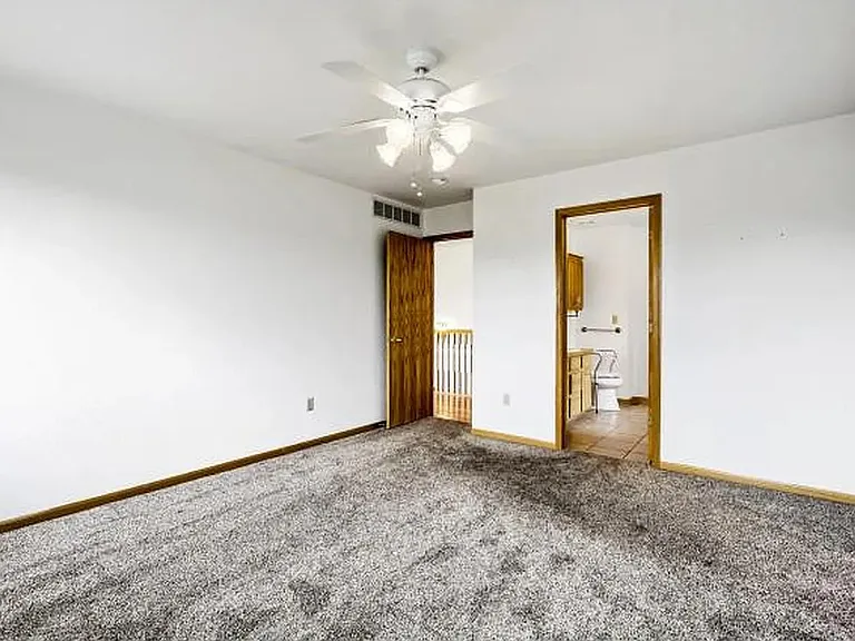 557 Trailwood Cir — Photo 16