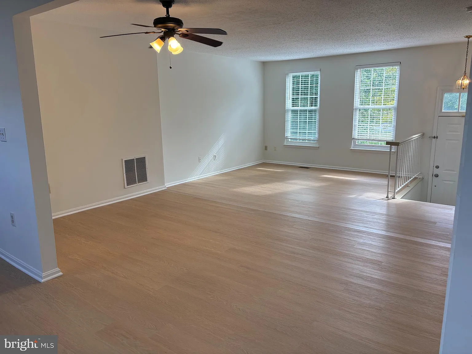 4 bed, 3.5 bath, 2453 sqft, $3,000 — Photo 3