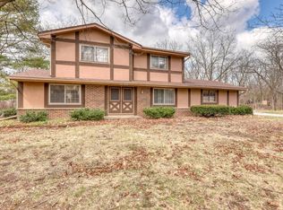 W315S7605 Lakecrest Dr, Mukwonago, WI 53149