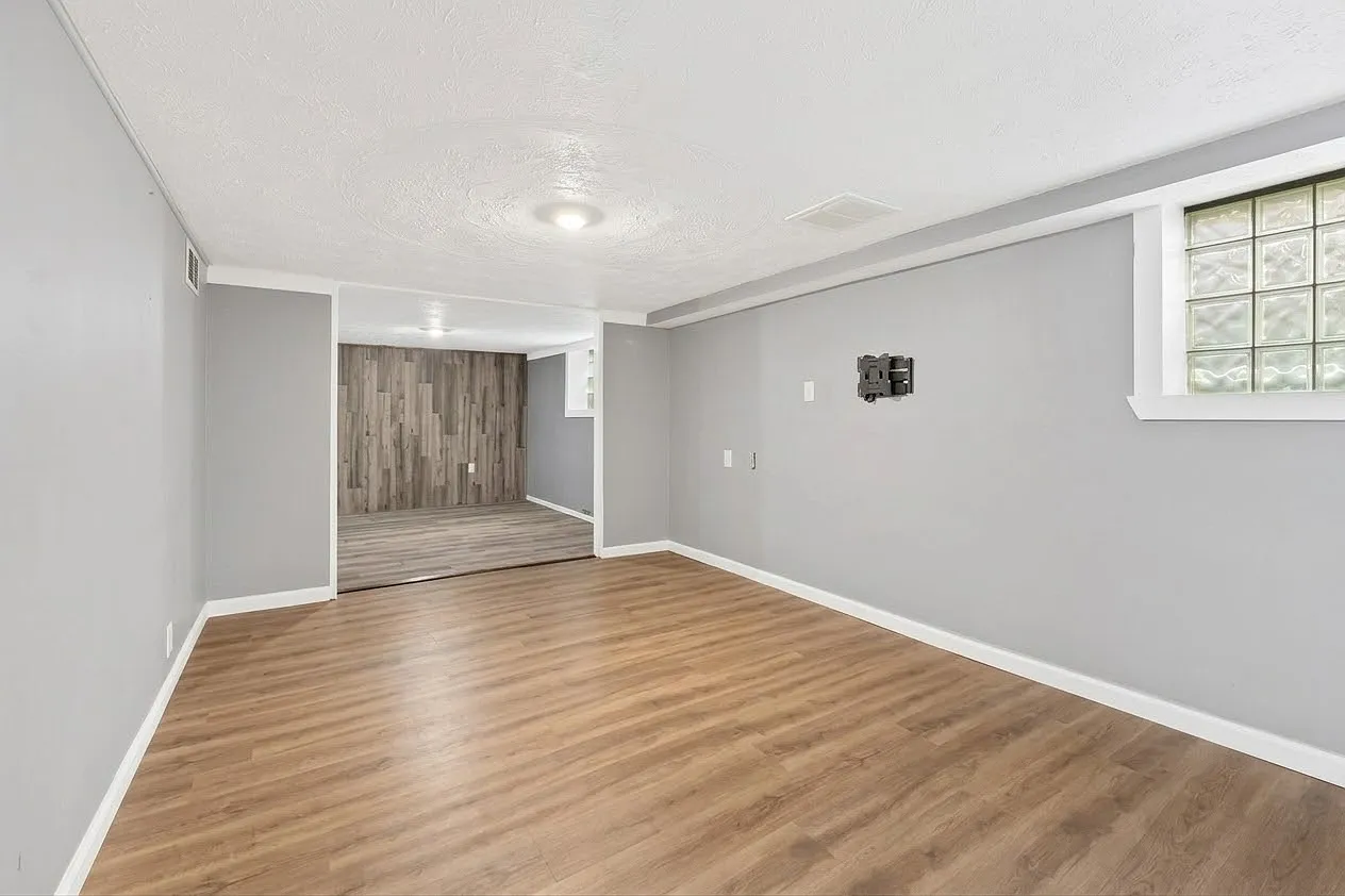 2 bed, 896 sqft, $1,400 — Photo 4