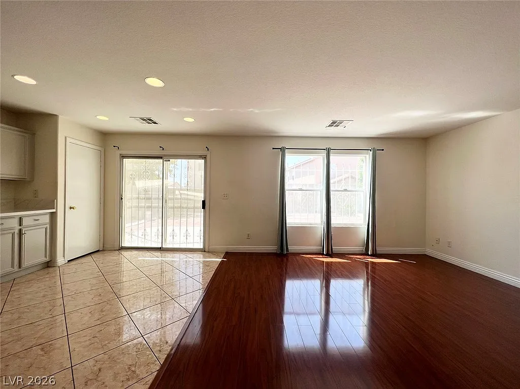 3 bed, 2.5 bath, 1824 sqft, $2,195 — Photo 4