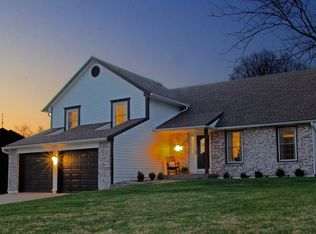 1027 Brookside Dr, Raymore, MO 64083