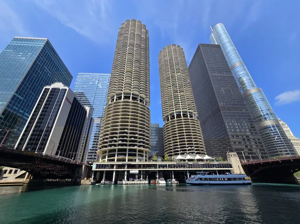 300 N State St, Chicago, IL