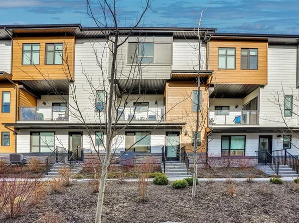 42 N Cranbrook Gdns SE #134, Calgary, AB T3M 3N9