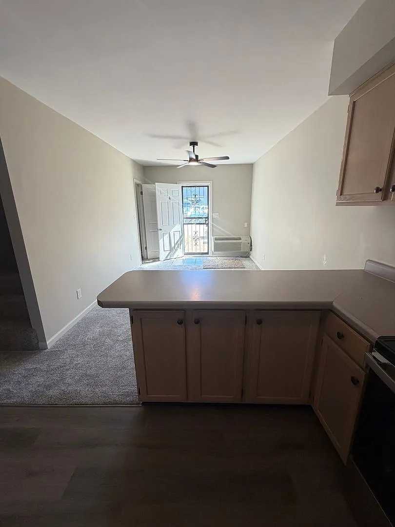 One Bedroom Apartment near APSU & Fort Campbell! — Photo 4