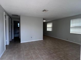 512 66th Ave W #B, Bradenton, FL 34207