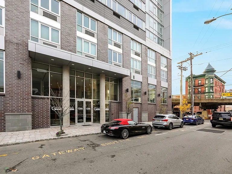 1701 Park Ave #908 — Photo 9