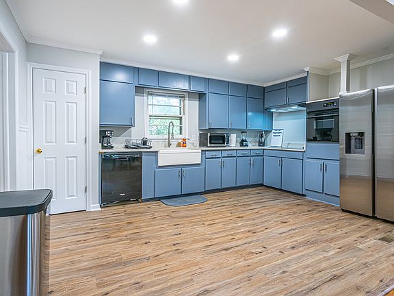 3rd image of 103 Noble Dr SE