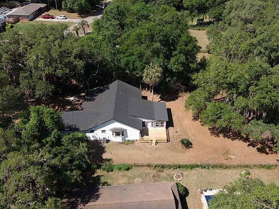 3rd image of 1932 Queenswood Dr