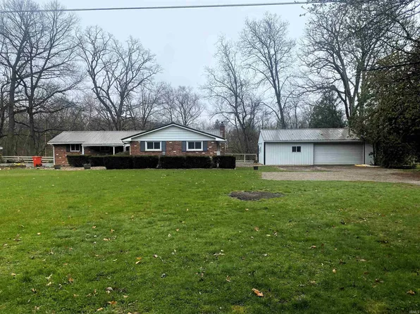 3032 S Crestview Dr, Winamac, IN 46996