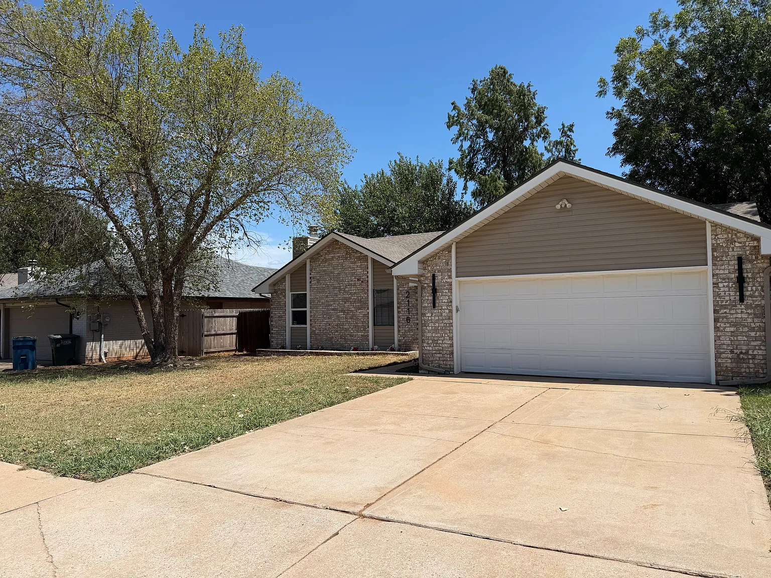3 bed, 1893 sqft, $1,825 — Photo 2
