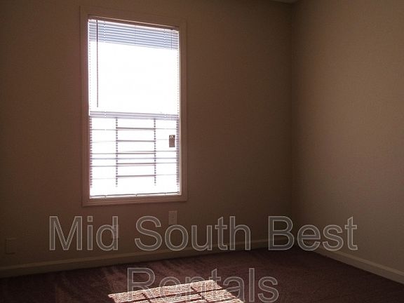5th image of 67 Otsego Dr